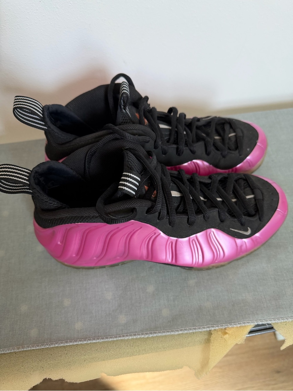 Nike pink Foamposite - Picture 7 of 8